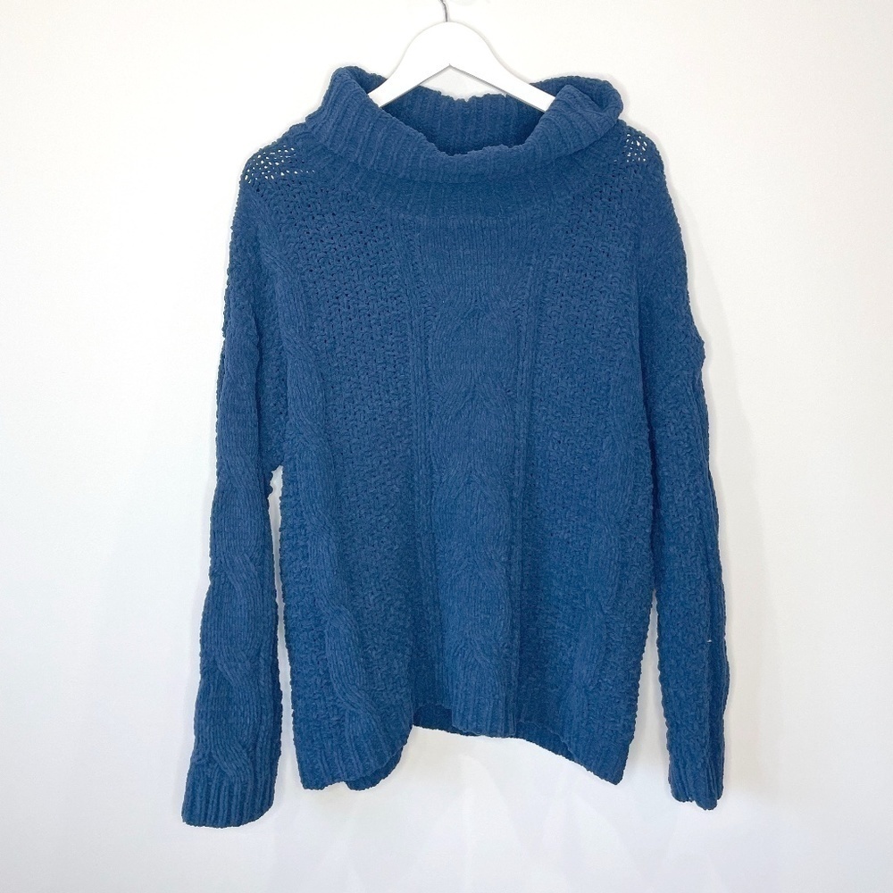 Just Madison Navy Blue Knit Turtleneck Thick Sweater